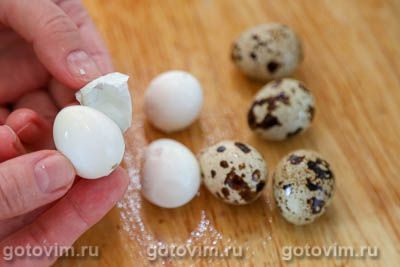 Салат с солеными грибами, картофелем, рукколой и перепелиными яйцами, Шаг 06
