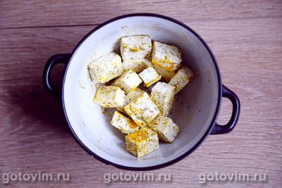 Салат с жареным тофу, оливками и помидорами черри, Шаг 02