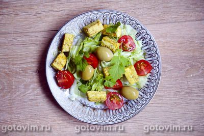 Салат с жареным тофу, оливками и помидорами черри, Шаг 07