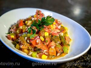 Салат с тунцом и печеными овощами