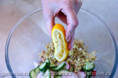 Салат из пророщенной зеленой гречки с овощами, Шаг 03