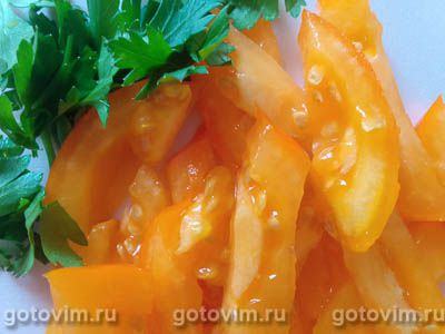 Салат с желтыми помидорами, сыром и орехами, Шаг 02
