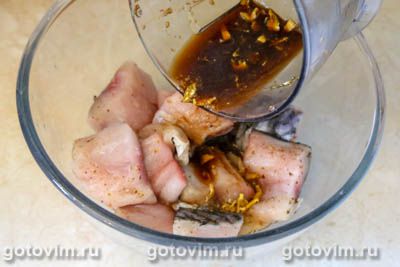 Шашлык рыбный из белого амура в маринаде с водкой , Шаг 05
