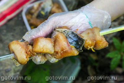 Шашлык рыбный из белого амура в маринаде с водкой , Шаг 06