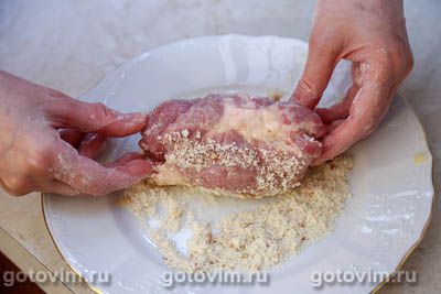 Моравский шницель из свинины с начинкой из омлета, Шаг 10