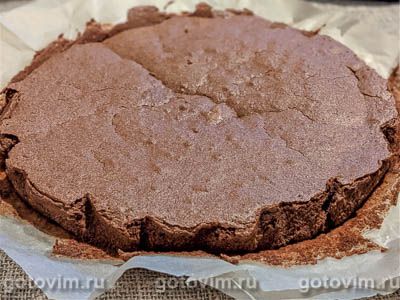 Шоколадный торт с шоколадно-кофейным кремом и ягодной прослойкой, Шаг 03