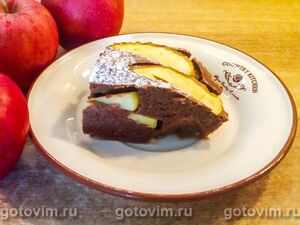 Шоколадный пирог с яблоками из цельнозерновой и амарантовой муки