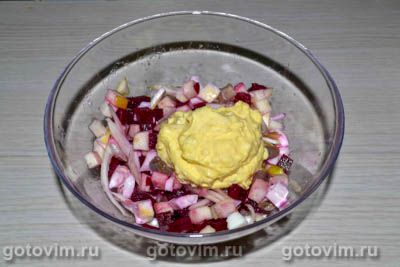 Шведский салат из свеклы с соленой сельдью, Шаг 07