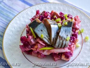 Шведский салат из свеклы с соленой сельд