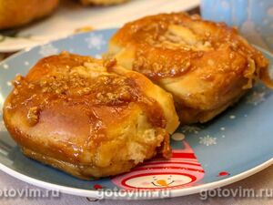      (Sticky Caramel Apple Cinnabon)