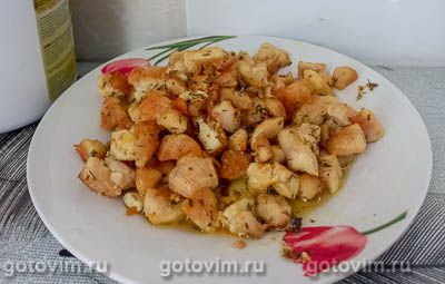Слоеный салат «Нежная курочка» с сыром, кукурузой и помидорами, Шаг 02