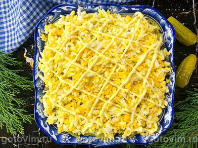 Слоеный салат из курицы с картофелем, жареными шампиньонами и сыром, Шаг 10