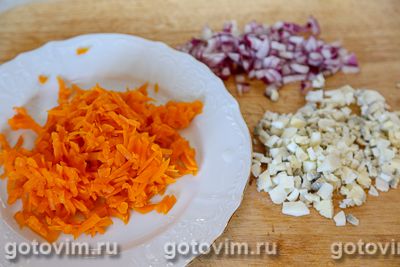 Слоеный салат со шпротами и плавленым сыром, Шаг 03