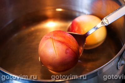 Смузи из арбуза с персиками, Шаг 02