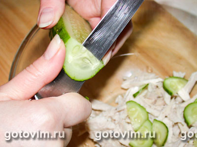 Салат из свежих овощей с курицей и омлетом, Шаг 03