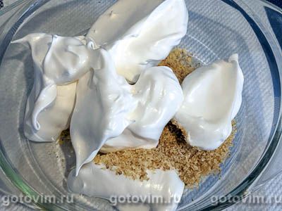 Торт из орехового безе с желе из творога и персиков, Шаг 01