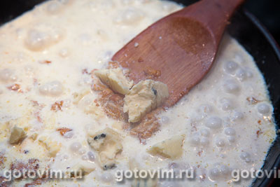 Куриные окорочка в духовке с грибным соусом с сыром, Шаг 05