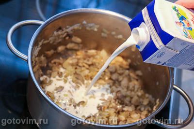 Макароны в сливочном соусе с грибами и сыром дор блю, Шаг 06
