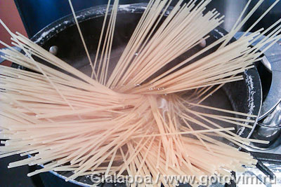 Спагетти в томатном соусе с баклажанами (spaghetti alla norma) , Шаг 07