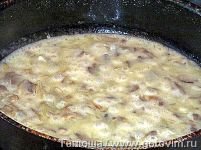 Спагетти в соусе из шампиньонов с горгонзолой , Шаг 04