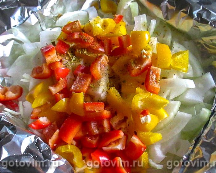 Судаки в фольге, запеченные с овощами и сыром, Шаг 02