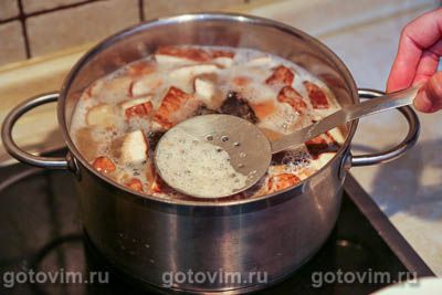 Суп из белых грибов с картошкой и яичной болтушкой, Шаг 02