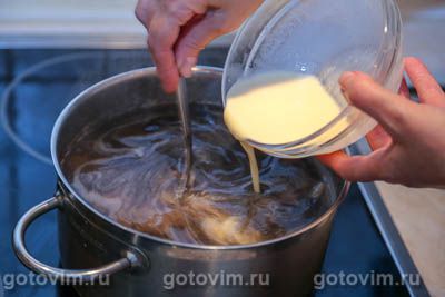 Суп из белых грибов с картошкой и яичной болтушкой, Шаг 05