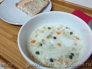 Турецкий сырный суп с макаронами, козьим сыром и каперсами