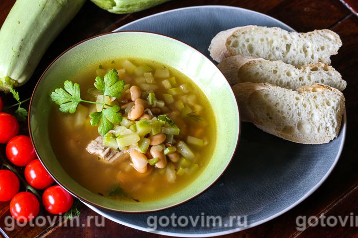 Суп из кабачков с фасолью. Фотография рецепта