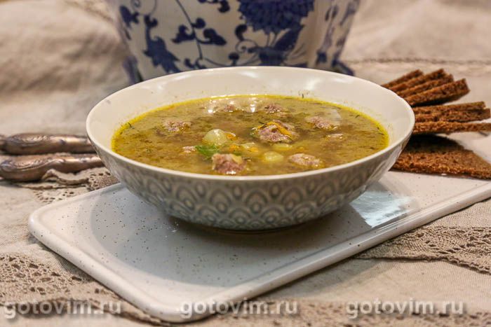 Суп с фрикадельками и грибным порошком. Фотография рецепта
