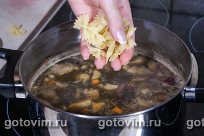 Грибной суп с макаронами, Шаг 03