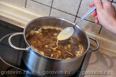 Суп из замороженных грибов с мучной подбойкой, Шаг 08