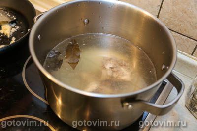 Суп из говядины с грибами и мучной «подбойкой», Шаг 01