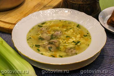 Суп с колбасками для жарки и яйцом. Фото-рецепт