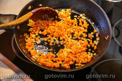 Суп из говядины с помидорами и консервированным зеленым горошком, Шаг 05