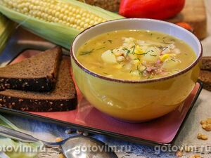 Гороховый суп с кукурузой, беконом и копченой индейкой