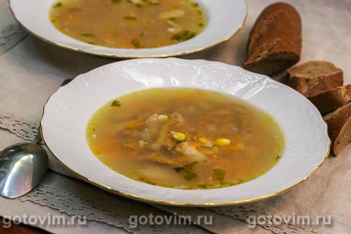 Суп куриный с лисичками и кукурузой. Фотография рецепта
