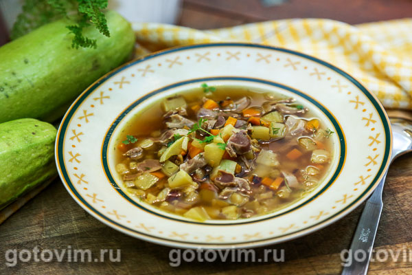 Суп из куриных желудочков с овощами. Фотография рецепта