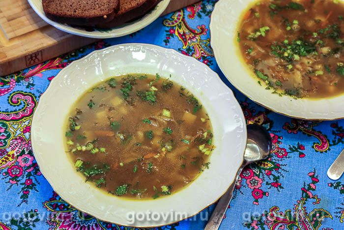 Суп из квашеной капусты с фасолью (на грибном бульоне). Фотография рецепта