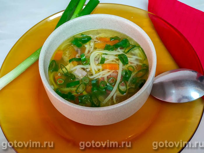 Суп с лапшой из листов для лазаньи. Фотография рецепта