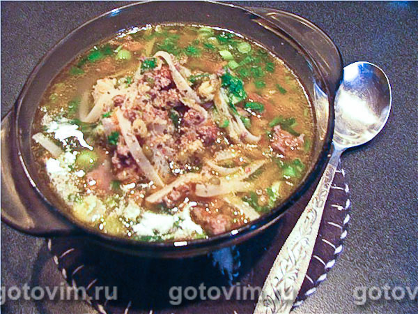 Густой суп с машем и домашней лапшой. Фотография рецепта