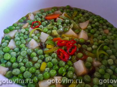 Овощной суп с сельдереем и зеленым горошком, Шаг 06