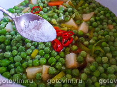 Овощной суп с сельдереем и зеленым горошком, Шаг 07