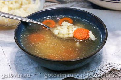 Мясной бульон с клецками нокедли