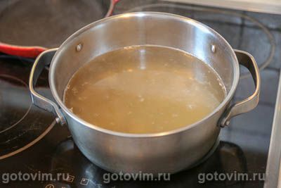 Мясной суп с картофелем и солеными грибами, Шаг 03