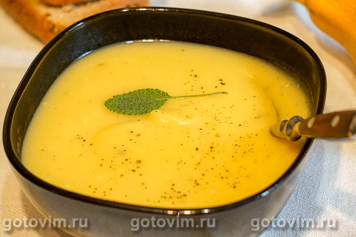 Суп из кабачков с картофелем и шалфеем. Фотография рецепта