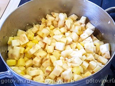 Сливочный суп-пюре из сельдерея с сыром с синей плесенью, Шаг 03