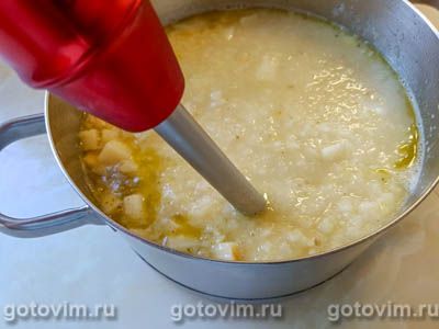 Сливочный суп-пюре из сельдерея с сыром с синей плесенью, Шаг 05