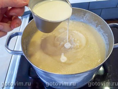 Сливочный суп-пюре из сельдерея с сыром с синей плесенью, Шаг 06