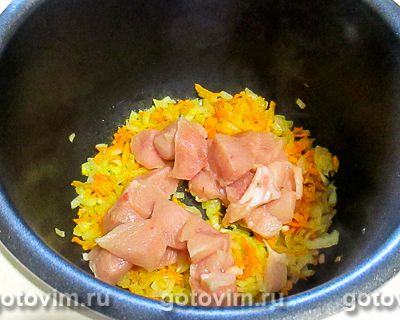 Куриный суп с вермишелью «паутинка» и колбасным сыром в мультиварке, Шаг 02
